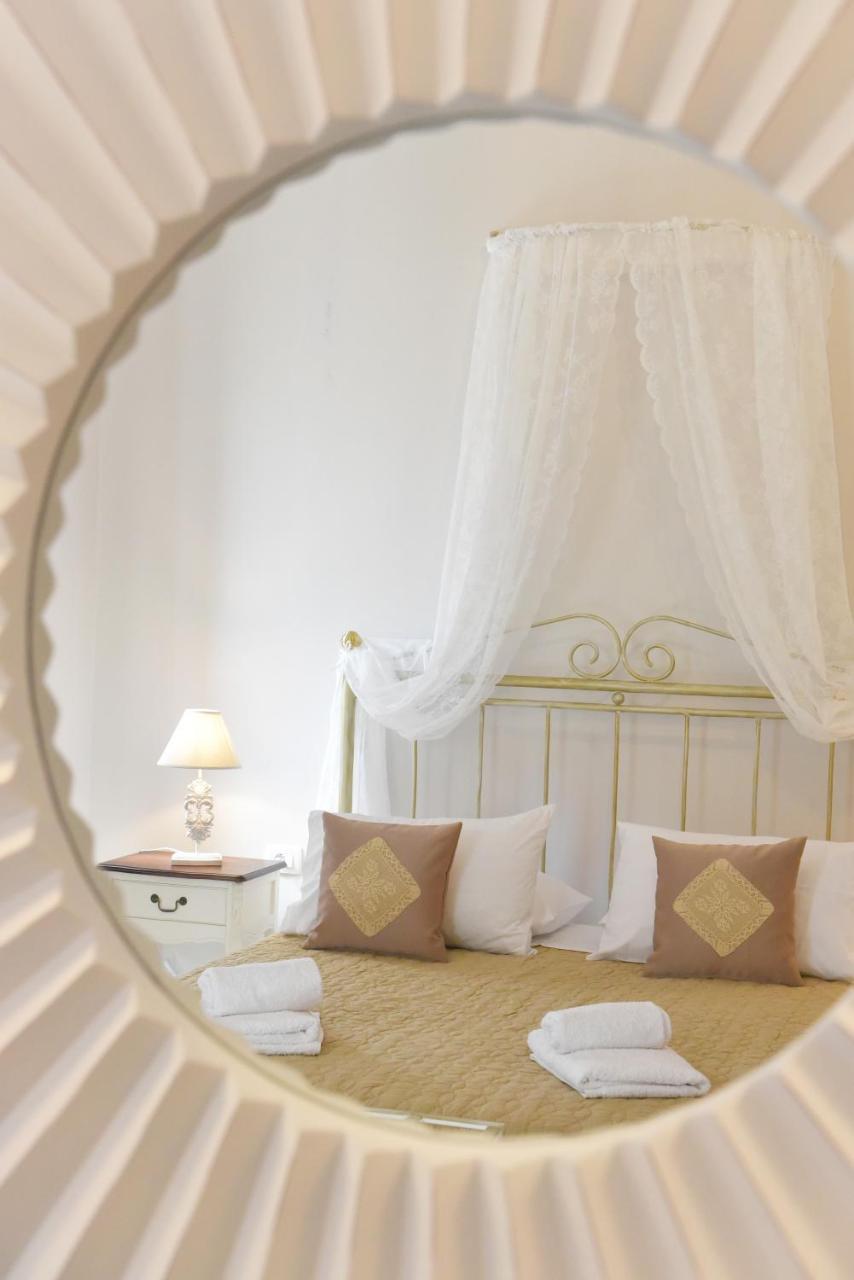 Oisyra Hotel Ermoúpoli Eksteriør bilde
