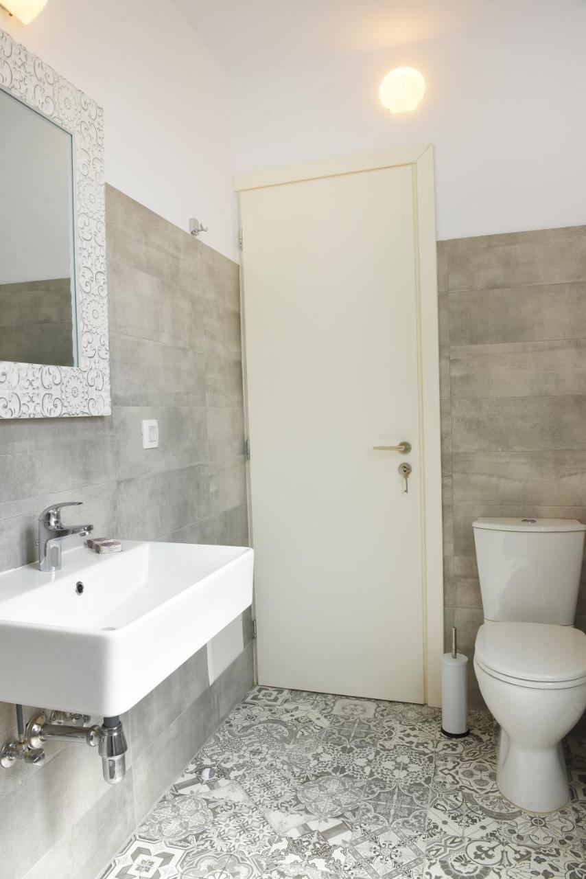 Oisyra Hotel Ermoúpoli Eksteriør bilde