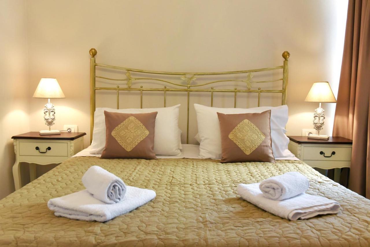 Oisyra Hotel Ermoúpoli Eksteriør bilde