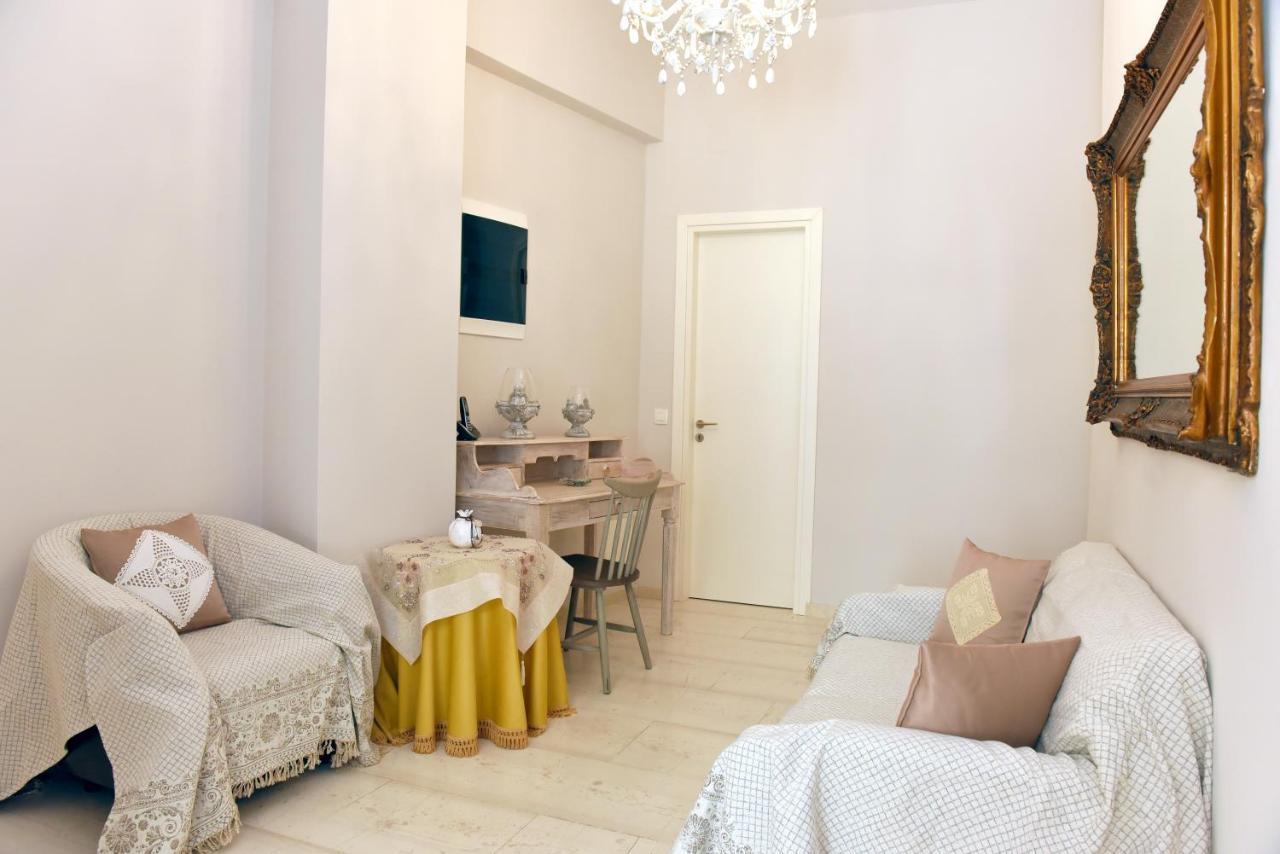 Oisyra Hotel Ermoúpoli Eksteriør bilde